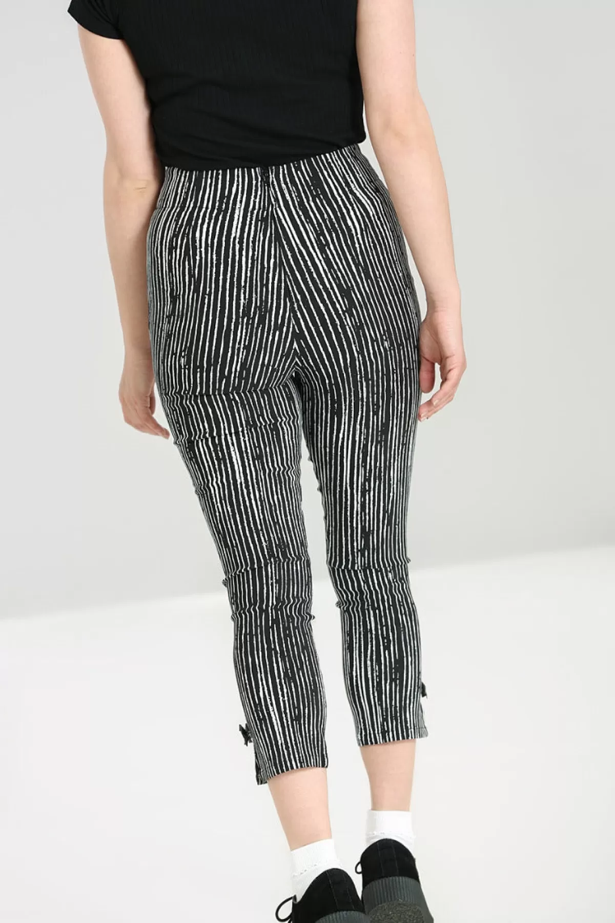 Capris*Hell Bunny Regan Capris Black / White